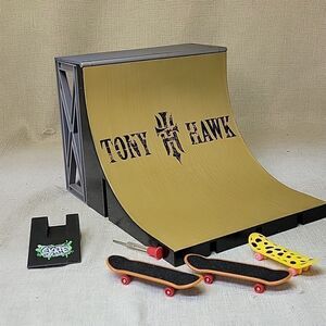 Tech Deck Skateboard Tony Hawk Vert Ramp Playset Toy Spin Master 2007